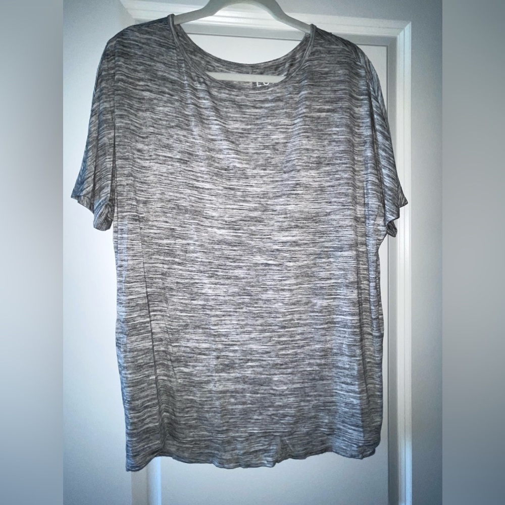 Loft gray and white marbled shirt sleeve tunic top!